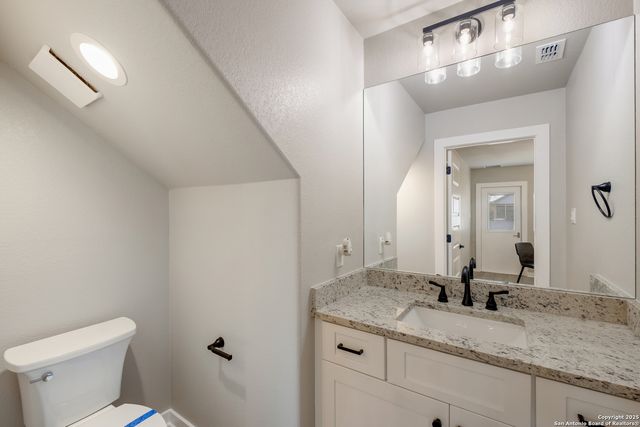 122 Hi View, Lakehills, TX 78063
