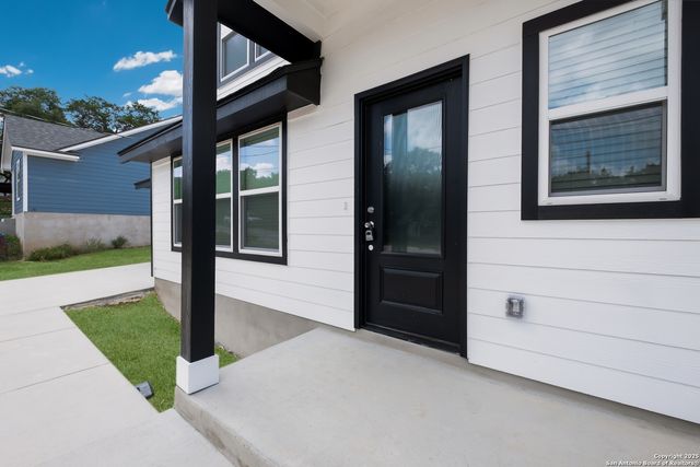 122 Hi View, Lakehills, TX 78063