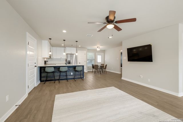 122 Hi View, Lakehills, TX 78063