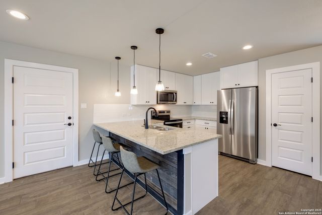 122 Hi View, Lakehills, TX 78063