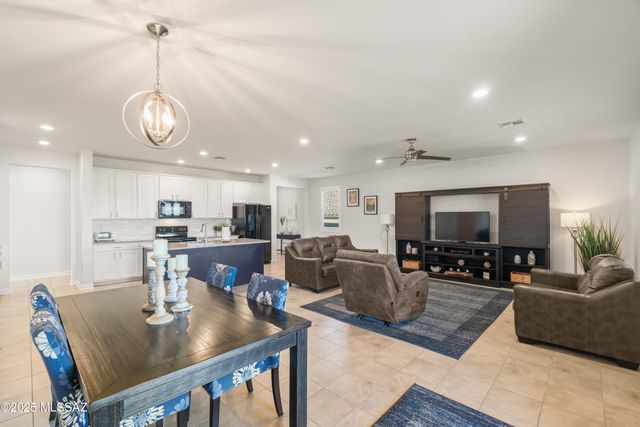 17087 S Emerald Vista Drive, Vail, AZ 85641