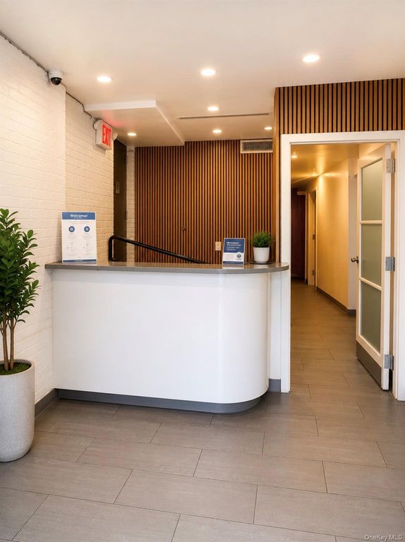 1011 49th Avenue, Long Island City, NY 11101