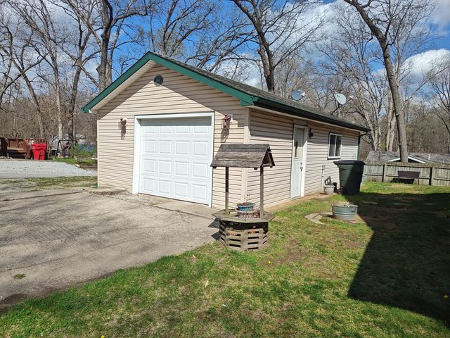 6441 E Calvin Drive, Knox, IN 46534