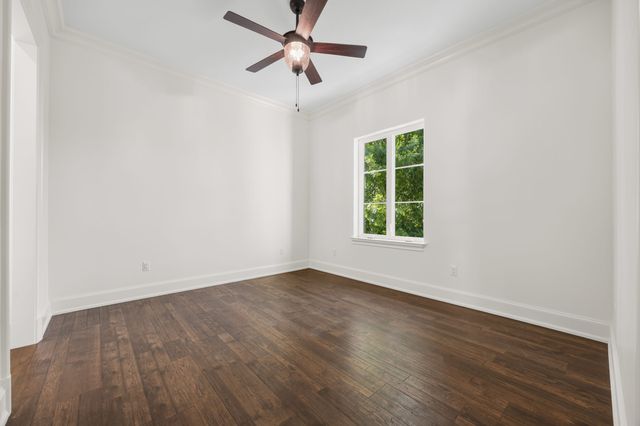 5616 Pershing Avenue, Fort Worth, TX 76107