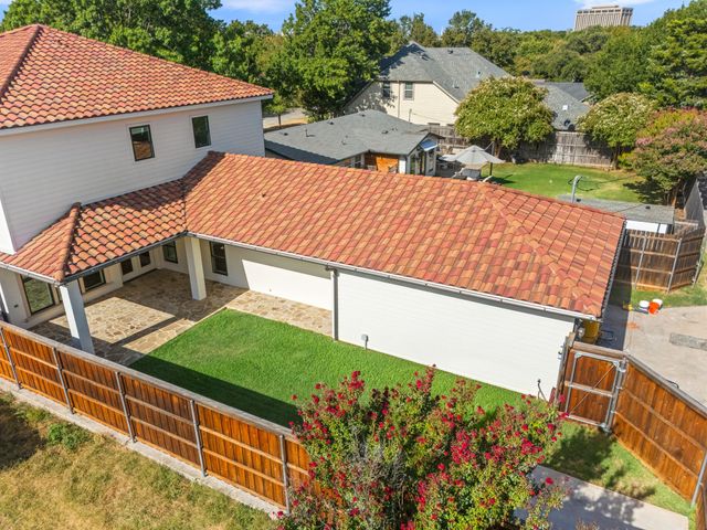 5616 Pershing Avenue, Fort Worth, TX 76107