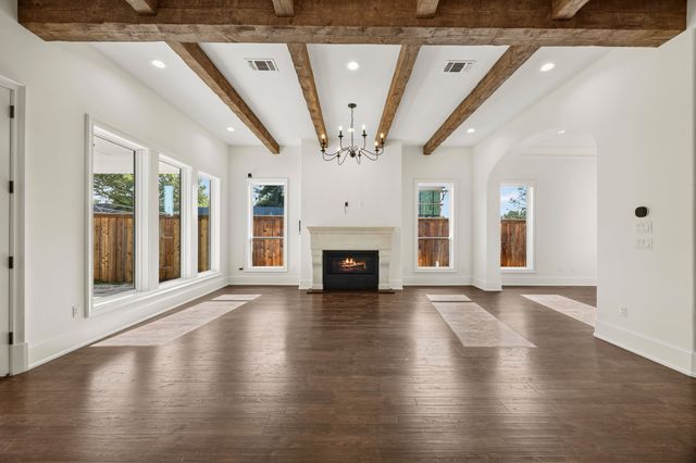 5616 Pershing Avenue, Fort Worth, TX 76107