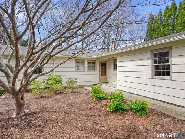 65 Tahmore Place, Fairfield, CT 06825
