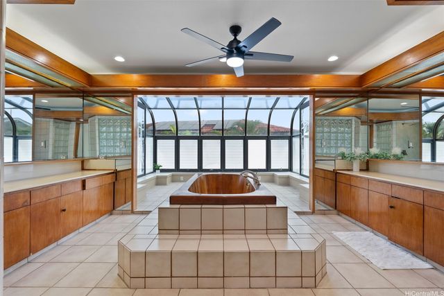 824-A N Kalaheo Avenue, Kailua, HI 96734