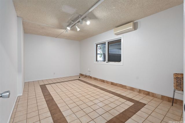 824-A N Kalaheo Avenue, Kailua, HI 96734