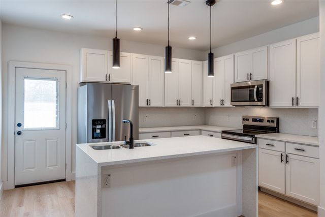 2844 Oakdale Street, Dallas, TX 75215