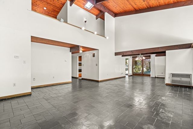 7 Arnold Rd, Wellesley, MA 02481