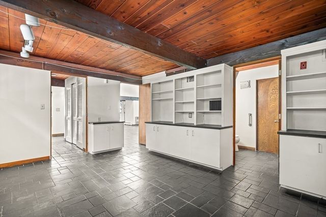 7 Arnold Rd, Wellesley, MA 02481