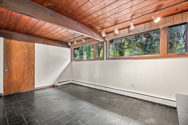 7 Arnold Rd, Wellesley, MA 02481