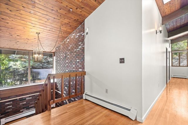 7 Arnold Rd, Wellesley, MA 02481