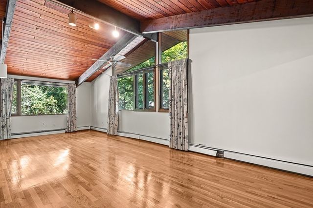 7 Arnold Rd, Wellesley, MA 02481