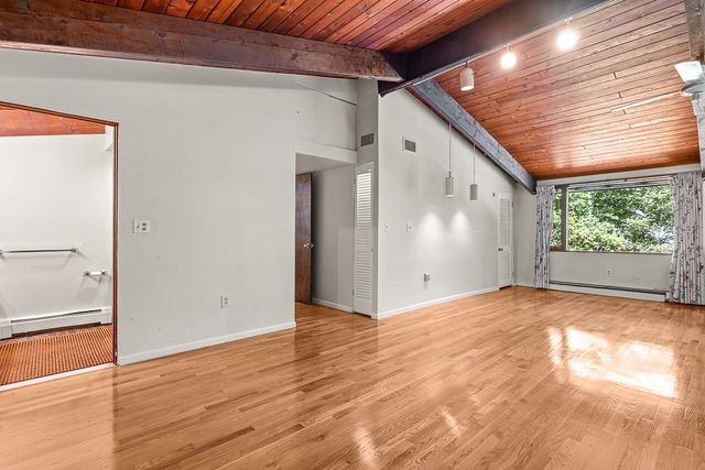 7 Arnold Rd, Wellesley, MA 02481