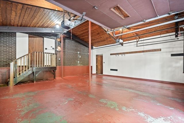 7 Arnold Rd, Wellesley, MA 02481