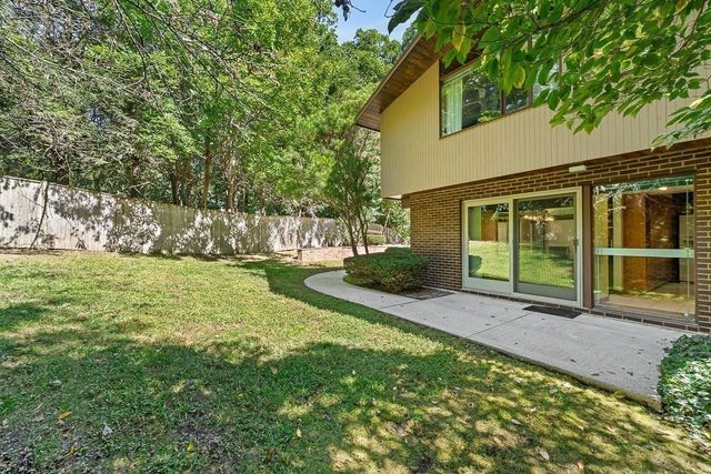 7 Arnold Rd, Wellesley, MA 02481