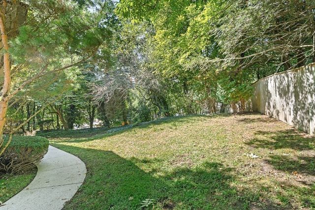 7 Arnold Rd, Wellesley, MA 02481