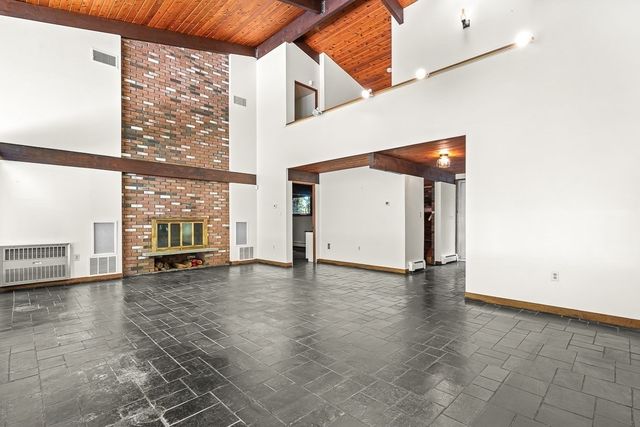 7 Arnold Rd, Wellesley, MA 02481