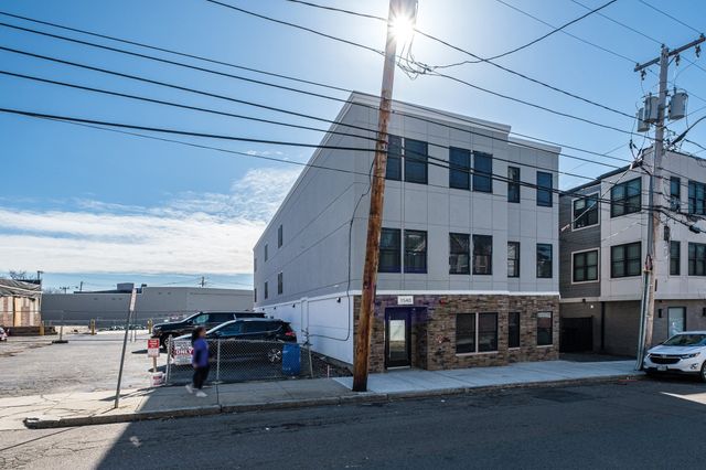1540 N Shore Road 103, Revere, MA 02151
