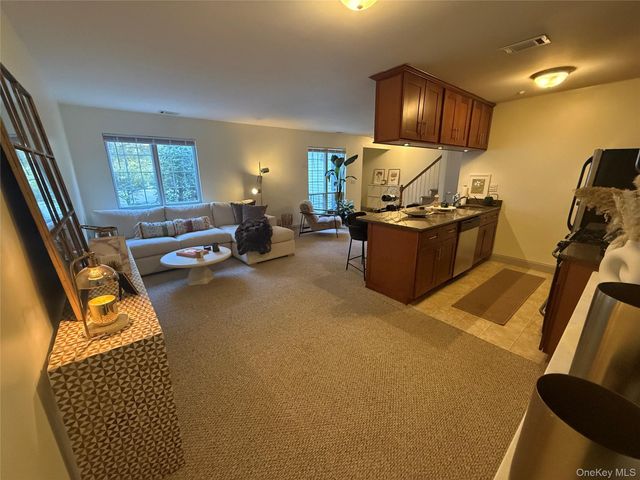 30 Homestead Vil Drive, Warwick, NY 10990