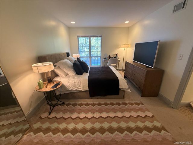 30 Homestead Vil Drive, Warwick, NY 10990