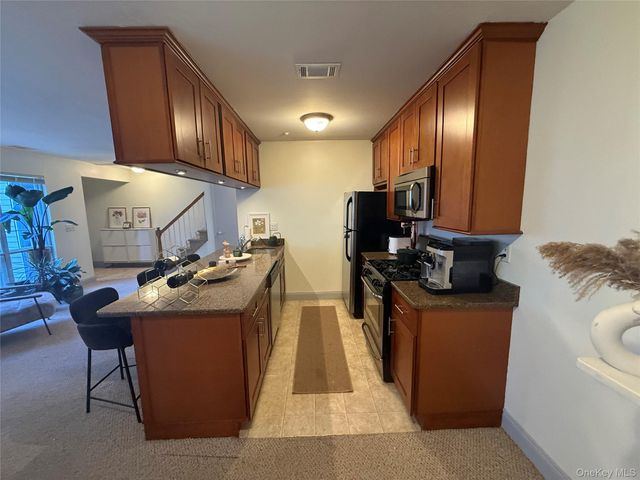 30 Homestead Vil Drive, Warwick, NY 10990