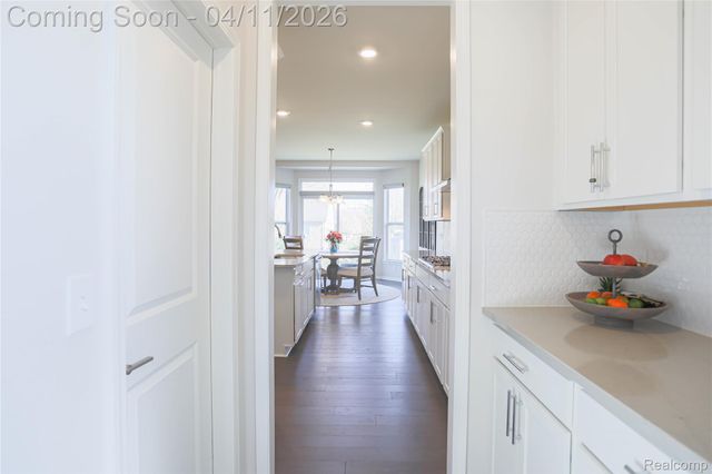13101 Valencia Drive, Shelby Charter Township, MI 48315