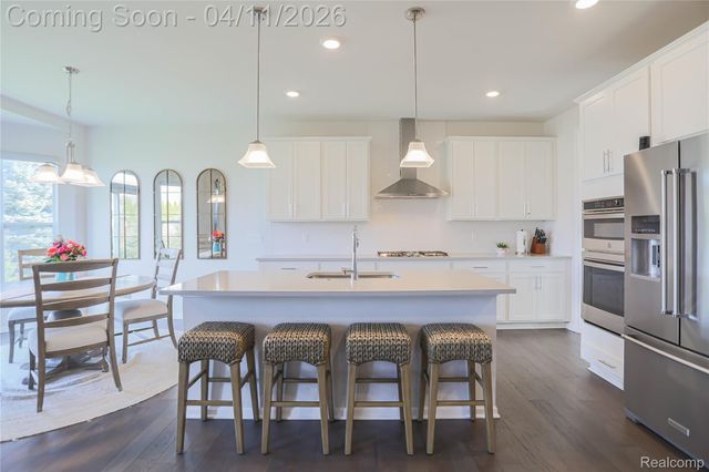 13101 Valencia Drive, Shelby Charter Township, MI 48315