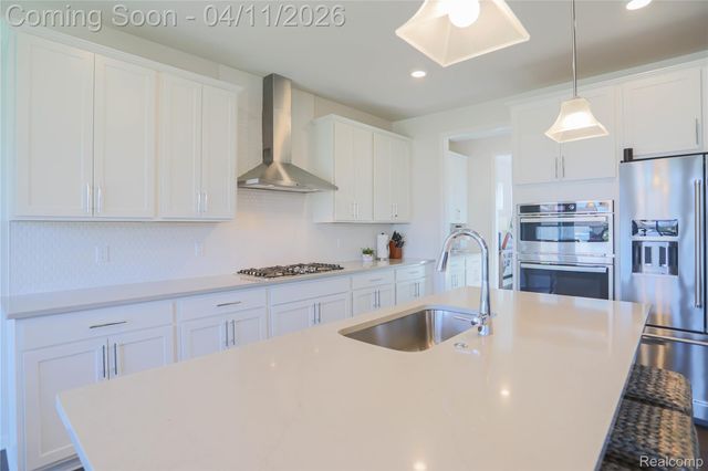 13101 Valencia Drive, Shelby Charter Township, MI 48315