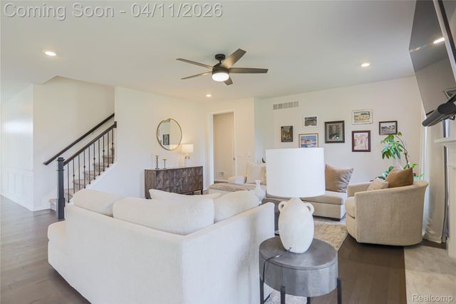 13101 Valencia Drive, Shelby Charter Township, MI 48315