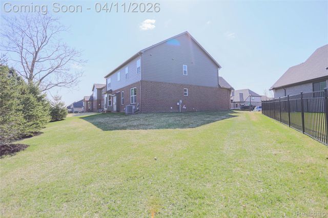 13101 Valencia Drive, Shelby Charter Township, MI 48315