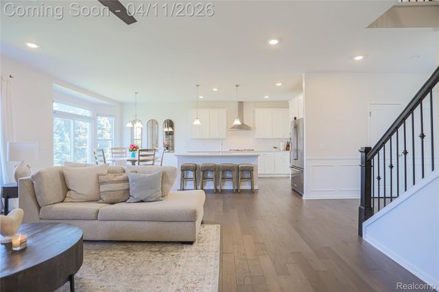 13101 Valencia Drive, Shelby Charter Township, MI 48315