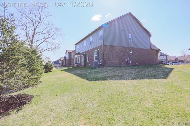 13101 Valencia Drive, Shelby Charter Township, MI 48315