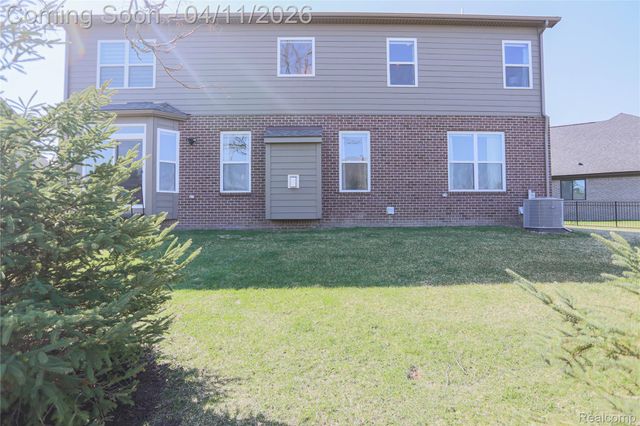 13101 Valencia Drive, Shelby Charter Township, MI 48315