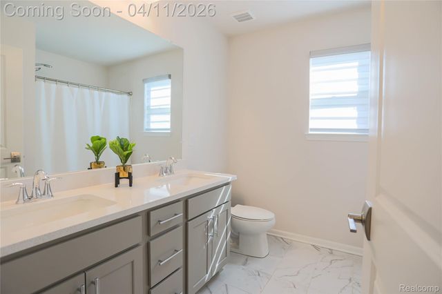 13101 Valencia Drive, Shelby Charter Township, MI 48315