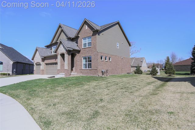 13101 Valencia Drive, Shelby Charter Township, MI 48315