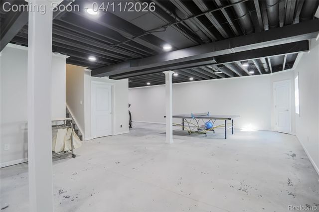 13101 Valencia Drive, Shelby Charter Township, MI 48315