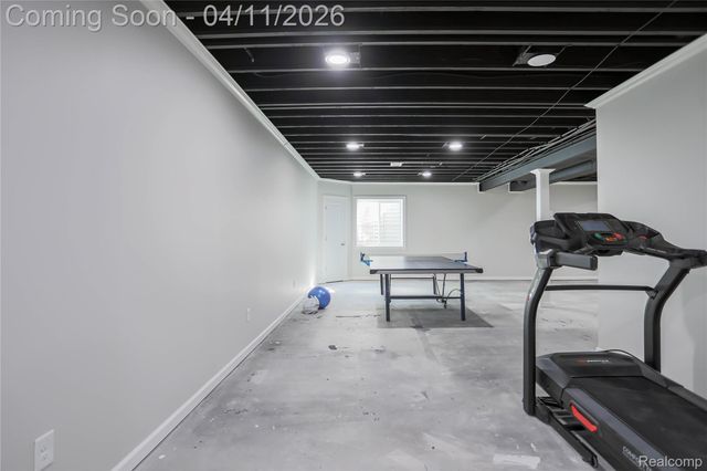13101 Valencia Drive, Shelby Charter Township, MI 48315