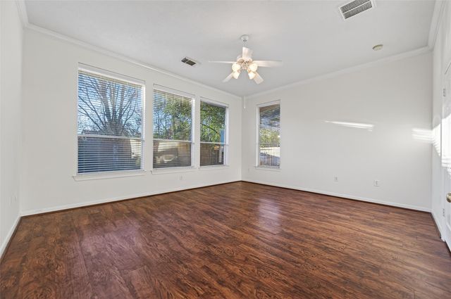 27 Sovereign Way, Conroe, TX 77384