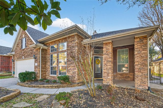 27 Sovereign Way, Conroe, TX 77384