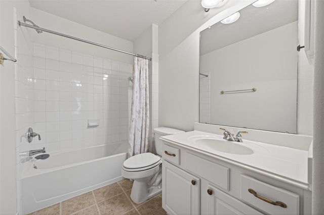 27 Sovereign Way, Conroe, TX 77384