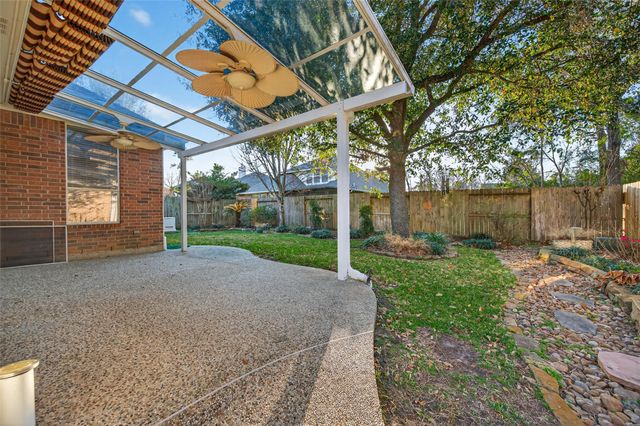 27 Sovereign Way, Conroe, TX 77384