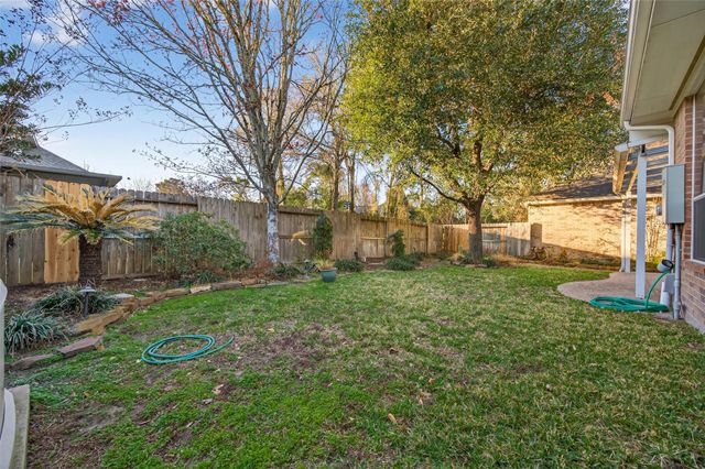 27 Sovereign Way, Conroe, TX 77384