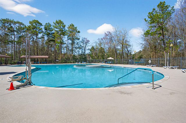 27 Sovereign Way, Conroe, TX 77384