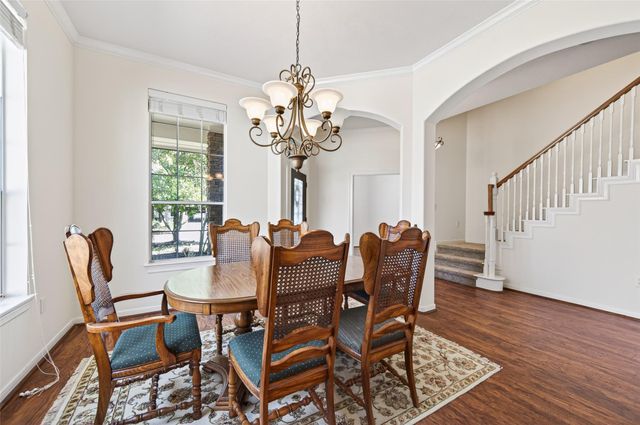 27 Sovereign Way, Conroe, TX 77384