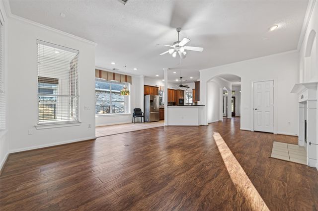 27 Sovereign Way, Conroe, TX 77384