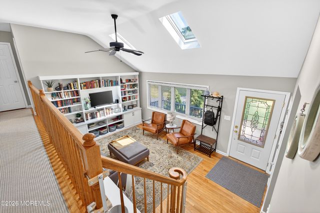 21 Karyn Terrace E, Middletown, NJ 07748