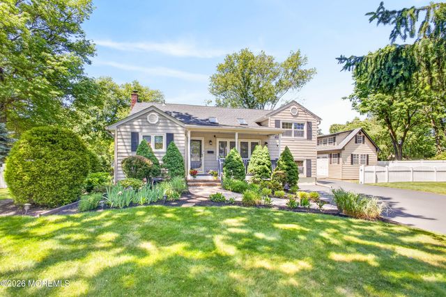 21 Karyn Terrace E, Middletown, NJ 07748